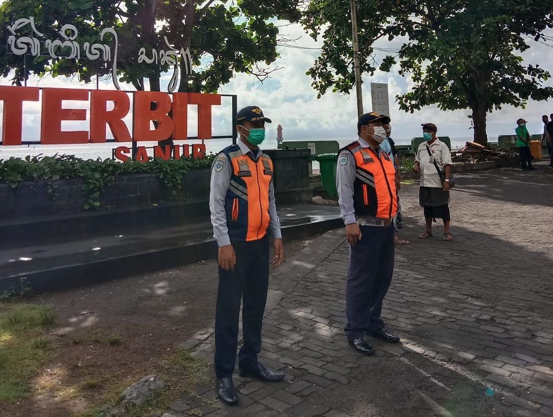 Operasi Penertiban Protokol Kesehatan oleh Tim Yustisi Gabungan di Desa Sanur Kaja