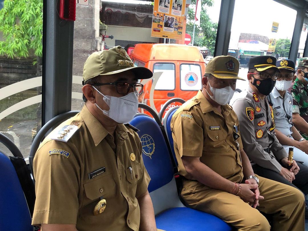 Bapak Walikota naik Bus Trans Metro Dewata