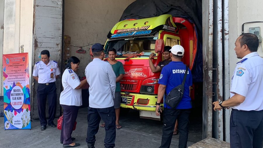 UPTD Pengujian Kendaraan Bermotor Sosialisasikan Wajib Uji dan Keur Gratis di Gudang Angkutan Barang