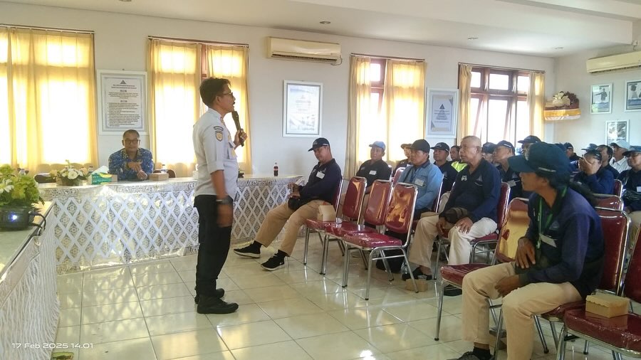 Kabid Dalops Menjadi Narasumber Kegiatan Pembinaan Pelatihan Petugas Layanan Parkir