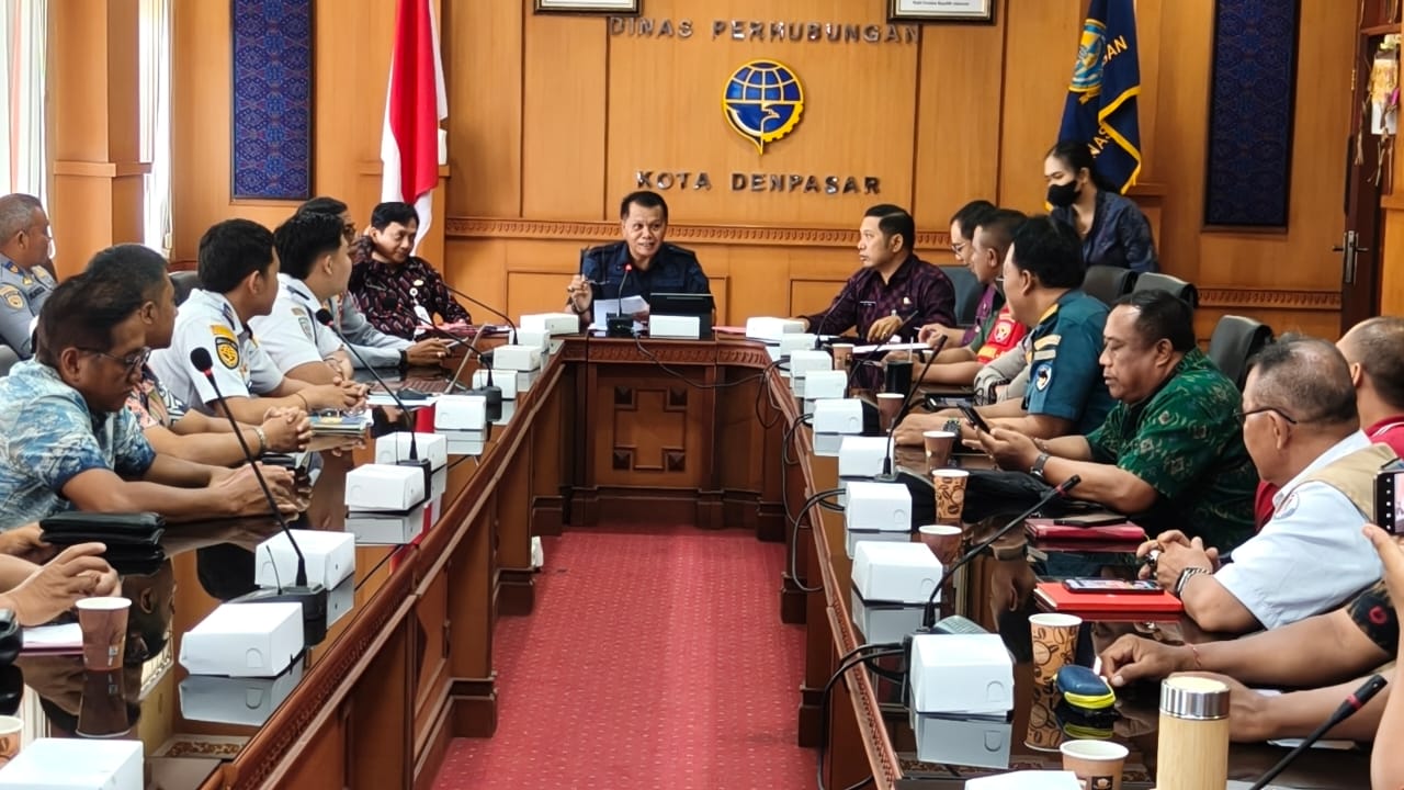 Rapat Koordinasi dan Pemantapan Kegiatan Angkutan Natal 2025 dan Tahun Baru 2026 Digelar Dishub Kota Denpasar